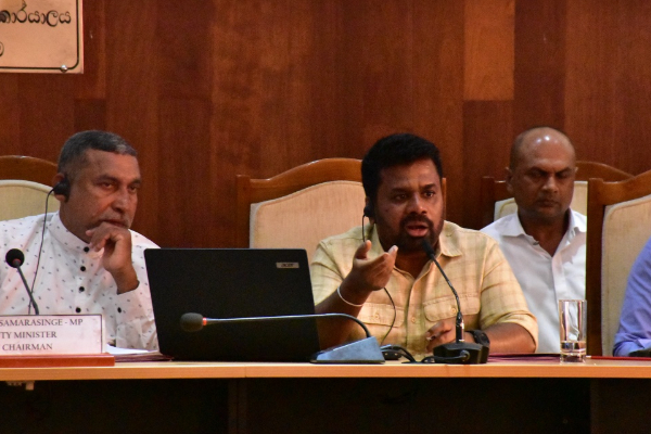 70 குடும்பங்களுக்கு 50 இலட்சம் நிதி! மன்னாரில் வைத்து அநுர வழங்கிய உறுதிமொழி | Anura S Pledge In Mannar 70 குடும்பங்களுக்கு 50 இலட்சம் நிதி! மன்னாரில் வைத்து அநுர வழங்கிய உறுதிமொழி | Anura S Pledge In Mannar