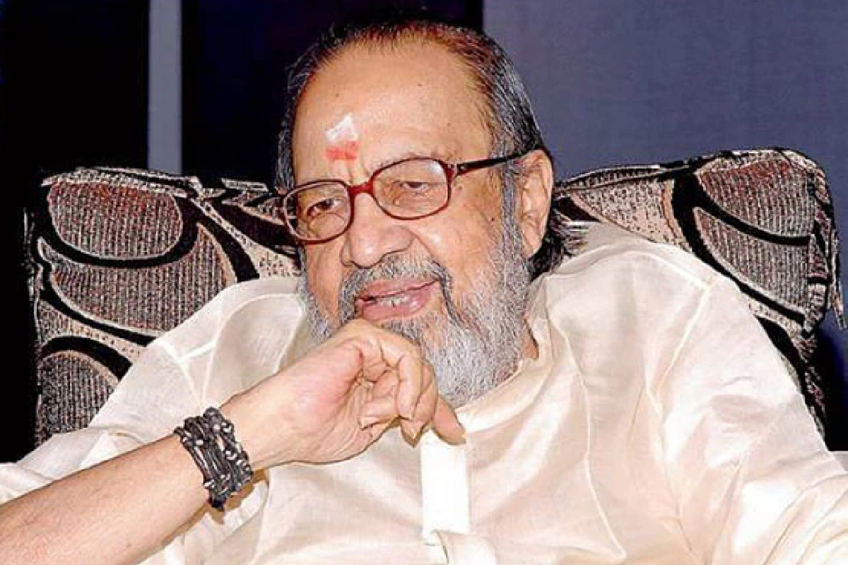 ஒரு பக்கம் கண்ணதாசன், மறுபக்கம் பட்டுக்கோட்டை.. நடுவில் புகுந்து ஹிட் கொடுத்த கவிஞர் வாலி.. அது எப்படி தெரியுமா? | Vaali Built Career During Kannadasan Dominant Era