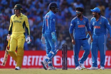 உலகக்கோப்பையில் இந்தியாவின் பந்துவீச்சுக்கு அடிபணிந்த அவுஸ்திரேலியா! ஜடேஜா சுழலில் 199க்கு சுருண்டது