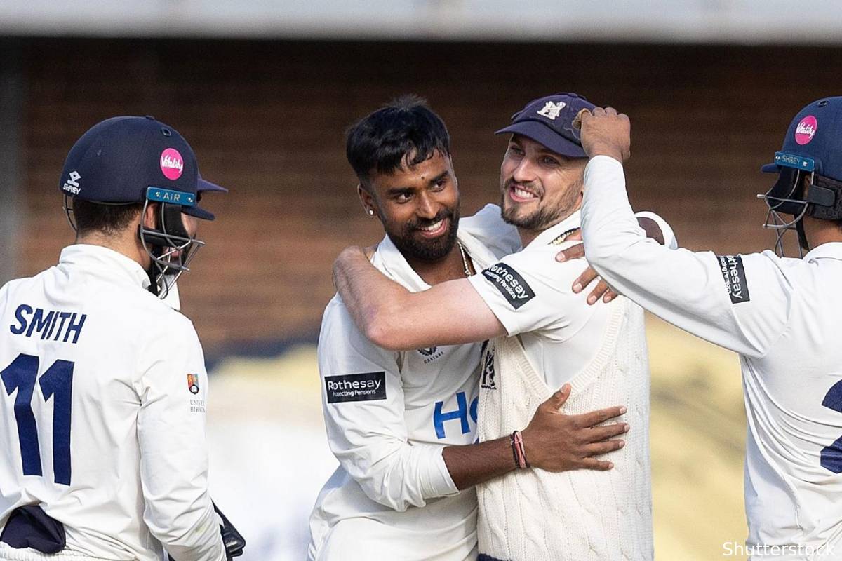 கவுண்டி தொடரில் 2 வது முறையாக 5 விக்கெட்களை கைப்பற்றிய மானவ் சுதார் | Manav Suthar 2Nd 5 Wicket Haul In County Cricket