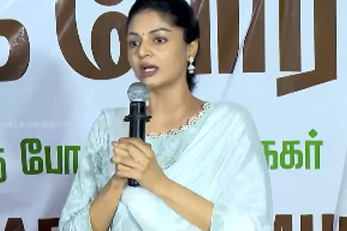 சனம் ஷெட்டியிடம் மைக் பறிக்கப்பட்டதா? நீட் போராட்டத்தில் நடந்தது என்ன? | Sanam Shetty Face Oppose In Chennai Neet Protest சனம் ஷெட்டியிடம் மைக் பறிக்கப்பட்டதா? நீட் போராட்டத்தில் நடந்தது என்ன? | Sanam Shetty Face Oppose In Chennai Neet Protest