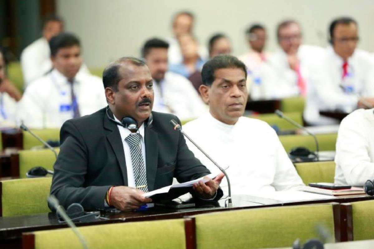 இந்த மௌனம் ஏன்! எம்.பி ஜெகதீஸ்வரனிடம் மூத்த ஊடகவியலாளர் சு.வித்தியாதரன் கேள்வி | Vidyadharan Questions Vanni Mp Jagatheeswaran இந்த மௌனம் ஏன்! எம்.பி ஜெகதீஸ்வரனிடம் மூத்த ஊடகவியலாளர் சு.வித்தியாதரன் கேள்வி | Vidyadharan Questions Vanni Mp Jagatheeswaran