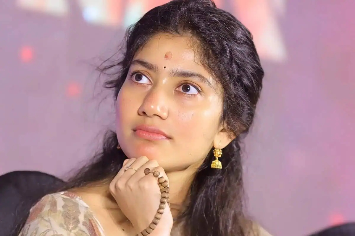 நடிகை சாய் பல்லவி சிங்கிளா? திருமணம் எப்போது? அவரே கூறியுள்ளார் பாருங்க... | Sai Pallavi Talk About Her Wedding நடிகை சாய் பல்லவி சிங்கிளா? திருமணம் எப்போது? அவரே கூறியுள்ளார் பாருங்க... | Sai Pallavi Talk About Her Wedding