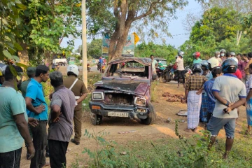கிளிநொச்சியில் நபரொருவரை வாகனத்தால் மோதி தள்ளிய கும்பல்! ஒருவர் ஆபத்தான நிலையில் (PHOTOS)
