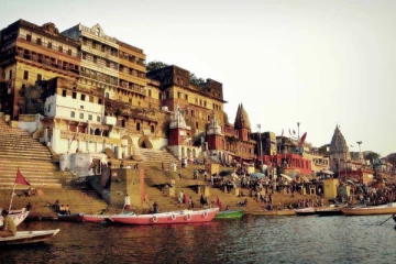 காசியில் இந்த 5 பேர் உடல்களை எரிக்க அனுமதி இல்லையாம்