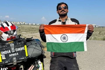 உலகம் சுற்ற புறப்பட்ட இந்திய இளைஞரின் மோட்டார் சைக்கிள் திருடப்பட்ட விவகாரம்: பிரித்தானியர்கள் கொடுத்த இன்ப அதிர்ச்சி