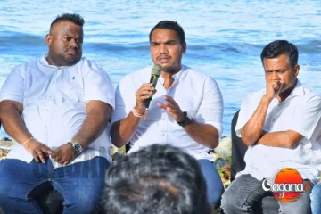 අපේ ළමයි දේශපාලනය කරයිද දන්නේ නෑ - උඹේ සීයයි තාත්තයි කෙලියා කිව්වොත් වැඩේ අවුල් යනවා - නාමල් රාජපක්ෂ