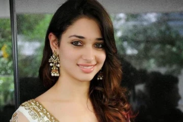 நடிகை தமன்னாவின் அம்மா, அப்பாவை பார்த்துள்ளீர்களா.. இதோ பாருங்க