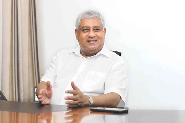 பொலிஸ்மா அதிபருக்கு சேவை நீடிப்பு: அரசமைப்புக் கவுன்ஸிலுக்குள் முரண்பாடு | Controversy Of Extension Of Service For General