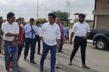 கிளிநொச்சி பொருளாதார மத்திய நிலையத்தினை பார்வையிட்ட அமைச்சர் வசந்த சமரசிங்க