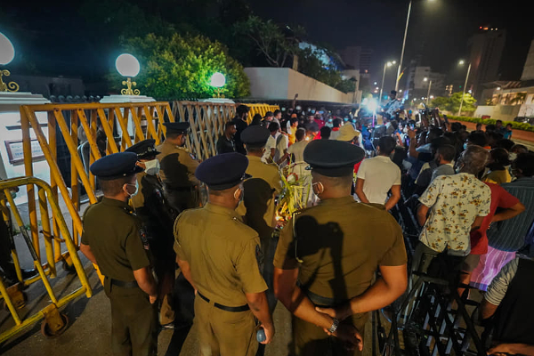 உடுக்கு, பறை இசை முழங்க மாடன் பத்திரகாளி பூஜை நடத்திய போராட்டக்காரர்கள்! | Protesters Perform Madan Bhattirakali Puja Uduku