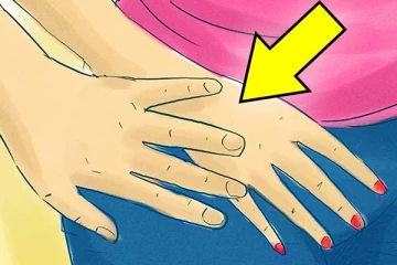 ඔහු ඔබට ඇත්තටම ආදරේ කරන බව පෙන්වන ශරීර ලක්ෂණ 15ක්.