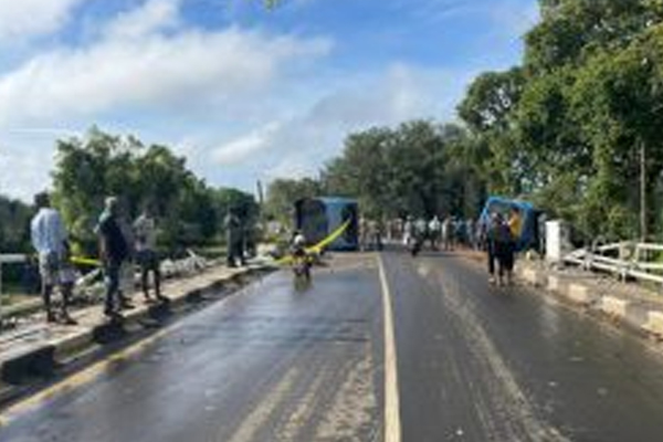 யாழில் இருந்து கொழும்பு நோக்கிப் பயணித்த பேருந்து விபத்து | Bus Traveling From Jaffna To Colombo An Accident