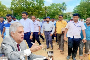 ரணில் பக்கம் சாய்கிறாரா ரிசாட் பதியுதீன் : வெடித்தது புதிய சர்ச்சை