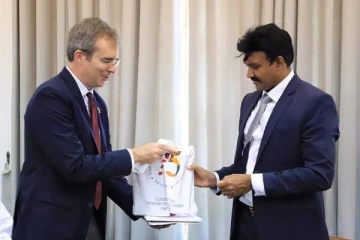 கிழக்கு மாகாண ஆளுநருக்கும் இலங்கைக்கான அமெரிக்க தூதரக பொருளாதார நிபுணருக்கும் இடையில் சந்திப்பு(Photos)