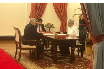 අගමැති පත් වූ වහාම සිදු කළ දේ මෙන්න...හැමෝම පුදුම කරන ප්‍රකාශයක්.. (VIDEO)