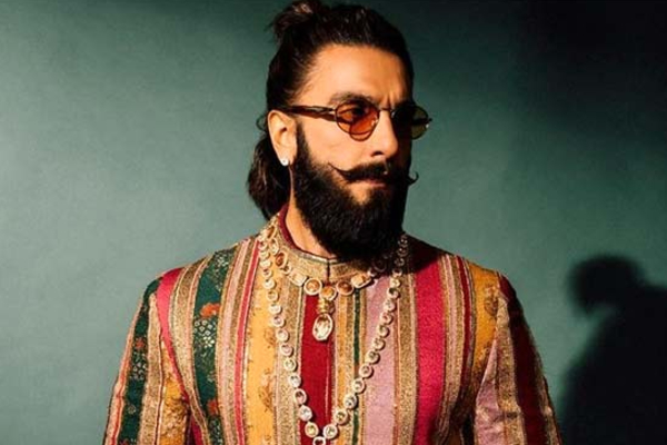 ஆலியா பட்-க்கு பதிலாக இவரா? ரன்வீர் சிங் ஜோடியான ரூ. 300 கோடி வசூல் நாயகி.. யார் தெரியுமா? | Kalyani Priyadharshan To Act With Ranveer Singh