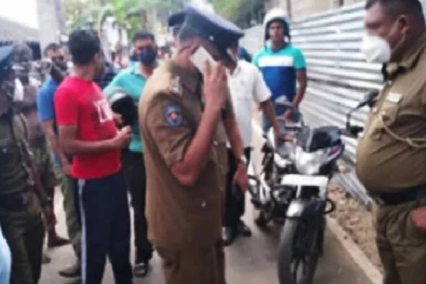 யாழில் மீண்டும் அரங்கேறிய கொடூர சம்பவம்... வைத்தியசாலையில் ஒருவர் | Jaffna Mallakam Hair Salon Sword Attack Person