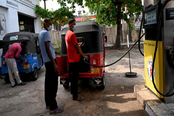இரண்டு நாட்களுக்கு பெட்ரோல் இல்லை! - அரசாங்கம் வெளியிட்ட அதிர்ச்சி தகவல் - ஐபிசி தமிழ்