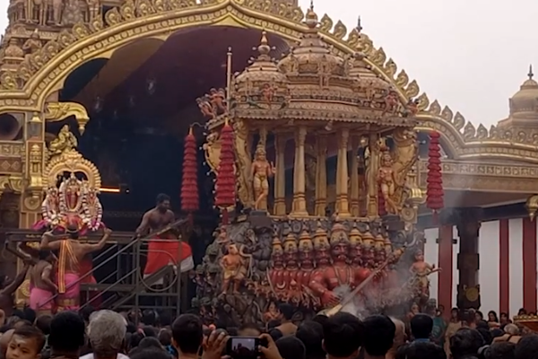 யாழ். நல்லூர் கந்தன் ஆலயத்தில் வெகு சிறப்பாக இடம்பெற்ற திருக்கார்த்திகை உற்சவம்!(Photos) | Jaffna Tirukarthikai Utsavam Nallur