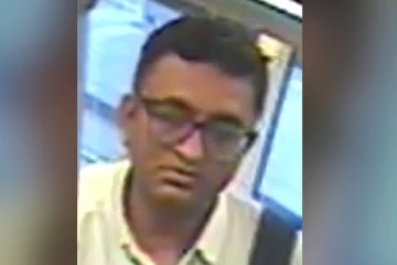 டொரோண்டோ பஸ்சில் பெண்ணை பாலியல் தொந்தரவு செய்த நபரைத் தேடும் பொலிஸார்