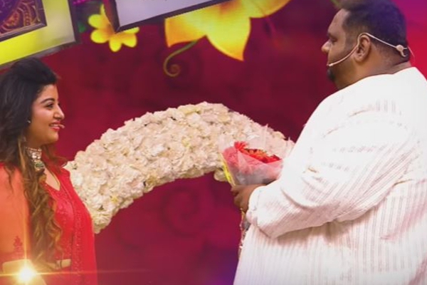 trending ஜோடிக்கு திருமணம் செய்யும் விஜய் டிவி! ரவீந்தர் - மகாலட்சுமிக்கு மீண்டும் திருமணம்! வைரலாகும் ப்ரோமோ | Vanthaal Mahalakshmiye Viral Promo