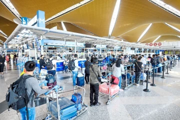 வெளிநாட்டினர் கட்டாயம் மின்னிலக்க நுழைவு அட்டையை நிரப்ப வேண்டும்: பிரபல நாடு அறிவிப்பு