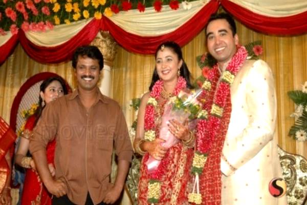 கனிகா திருமணத்தில் எப்படி இருக்காரு பாருங்க