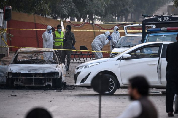 இஸ்லாமாபாத் குண்டுவெடிப்பின் எதிரொலி! உடன் நாடு திரும்பும் இலங்கை கிரிக்கெட் அணி | Islamabad Blast Sri Lankan Cricket Team Returns