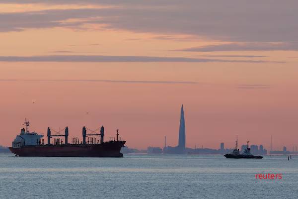உலகமெங்கும் தடாலடியாக அதிகரிக்கும் கைவிடப்படும் எண்ணெய் கப்பல்களின் எண்ணிக்கை | Abandoned Oil Tankers
