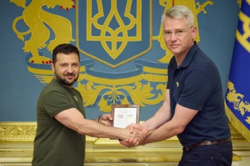 உக்ரைனிலேயே தயாரிக்கப்படும் பீரங்கிகள்! பிரித்தானிய நிறுவன CEOவை சந்தித்த ஜெலென்ஸ்கி