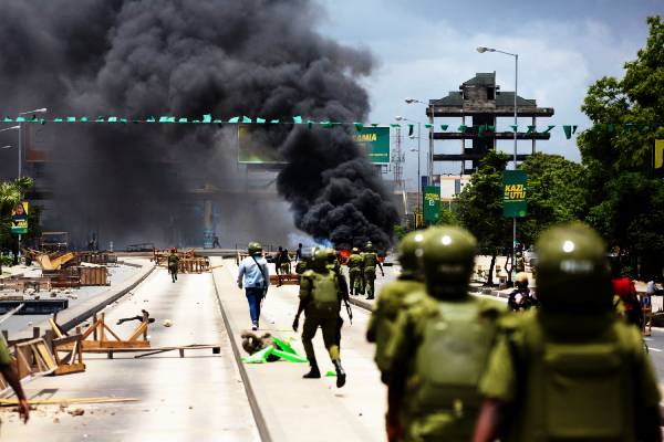 வெளிநாடொன்றில் வெடித்த வன்முறை: 700 தொட்ட பலி எண்ணிக்கை | Tanzania Election Violence Kills 700 வெளிநாடொன்றில் வெடித்த வன்முறை: 700 தொட்ட பலி எண்ணிக்கை | Tanzania Election Violence Kills 700