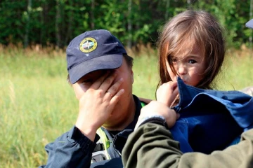 காட்டுக்குள் கண்டெடுக்கப்பட்ட குழந்தை... கரடிகளும் ஓநாய்களும் வாழும் சைபீரியக் காட்டில் சமாளித்த ஆச்சரியம்