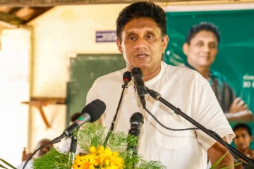 குளிரூட்டி அறையை விடுத்து மக்கள் படும் துன்பத்தை நேரில் வந்து பாருங்கள்: சஜித் வேண்டுகோள் (photo)