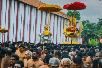 வரலாற்று சிறப்பு மிக்க நல்லூர் கந்தன்  ஆலயத்தில் இன்று மாம்பழத்திருவிழா! (Photos)