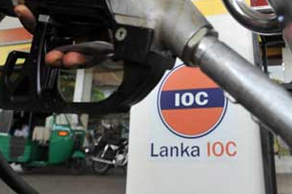 எரிபொருள் வரிசையில் நபர் ஒருவர் உயிரிழப்பு - முடிவின்றித் தொடரும் அவலம்! - ஐபிசி தமிழ்