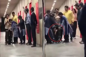 சிக்கிய சூட்கேஸ்; காதலியுடன் நேரம் செலவிட மாணவர் செய்த செயல் - எப்புட்றா..