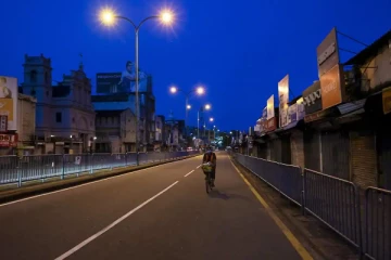 முழுமையாக முடங்கப் போகும் இலங்கை