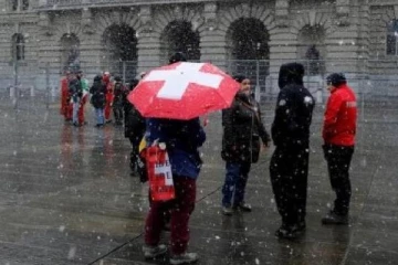 சுவிஸில் பள்ளி மாணவனுக்கு ஓமிக்ரான் தொற்று: 100 பேர் தனிமைப்படுத்தலில்