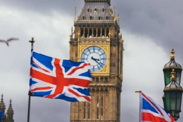 முதல் நாடாக ரஷ்யாவின் சொத்துக்களை பறிமுதல் செய்யும் பிரித்தானியா