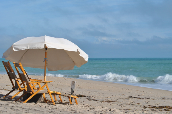 காற்றில் பறந்த குடை பெண்ணின் உயிரை பறித்தது | A Flying Umbrella Took The Woman S Life