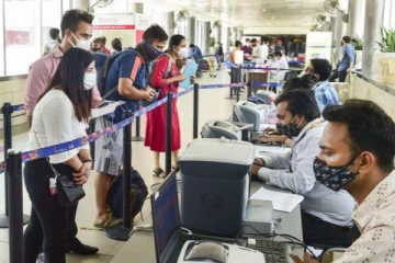 கனடாவில் கோவிட் நெகட்டிவ் சான்றிதழுடன் வரும் இந்தியர்கள் மட்டுமே அனுமதி; மாணவர்கள் அவதி