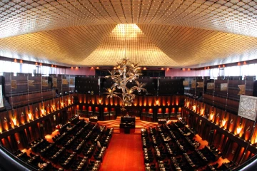 மாதம் ஒன்றுக்கு எட்டு கோடி எம்.பி.க்களுக்கு மட்டும்!