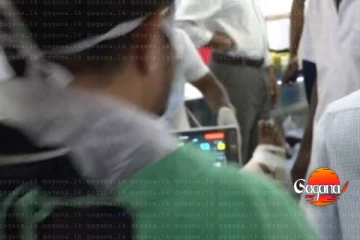 මවට සහ කුඩා පුතුට දරුණු ඇසිඩ් ප්‍රහාරයක් - මව ජීවිතක්ෂයට