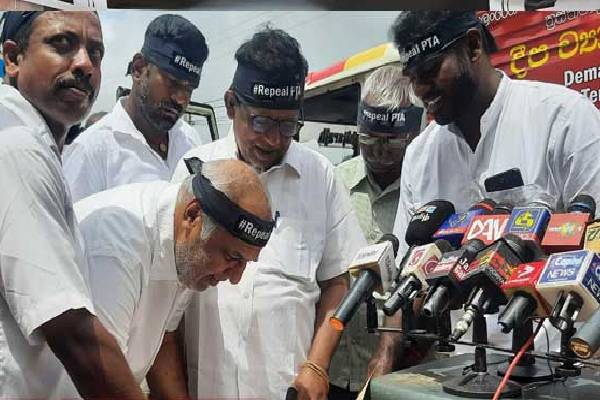 யாழில் கையெழுத்து திரட்டும் நடவடிக்கை  (Photos) | Signature Collection Activities In Yali