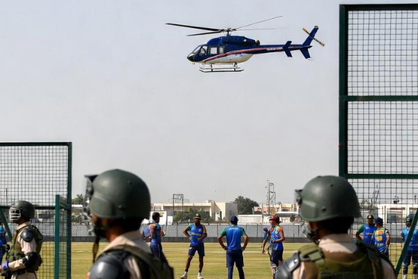 தீவிர பாதுகாப்பில் இலங்கை அணி வீரர்கள் - மைதானத்தை சுற்றும் உலங்கு வானூர்திகள் - சிறப்பு படைகள் குவிப்பு | Strong Security For The Sri Lankan Team