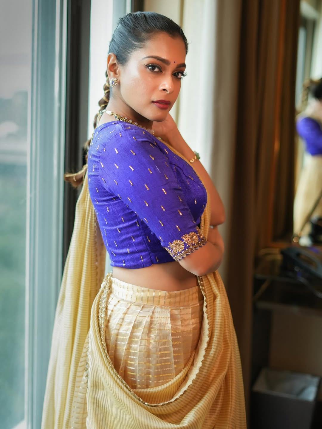 அசத்தலான லுக்கில் தொகுப்பாளினி Kiki விஜய்.. லேட்டஸ்ட் போட்டோஷூட்.. 6 Gallery