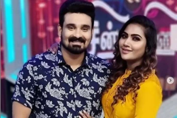 நெஞ்சில் தன் முகத்தை பச்சை குத்திக்கொண்ட கணவர்- சீரியல் நடிகை நந்தினி என்ன செய்தார் பாருங்க