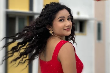 கண்ணீருடன் வெளியே சென்ற சின்னத்திரை நடிகை ரவீனா, ரெட்கார்ட் பிரச்சனை