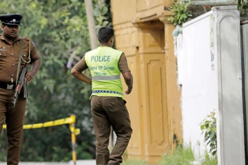 கொழும்பில் ஒருவர் கொடூரமாக வெட்டிக் கொலை - பட்டப்பகலில் நடந்த பயங்கரம்